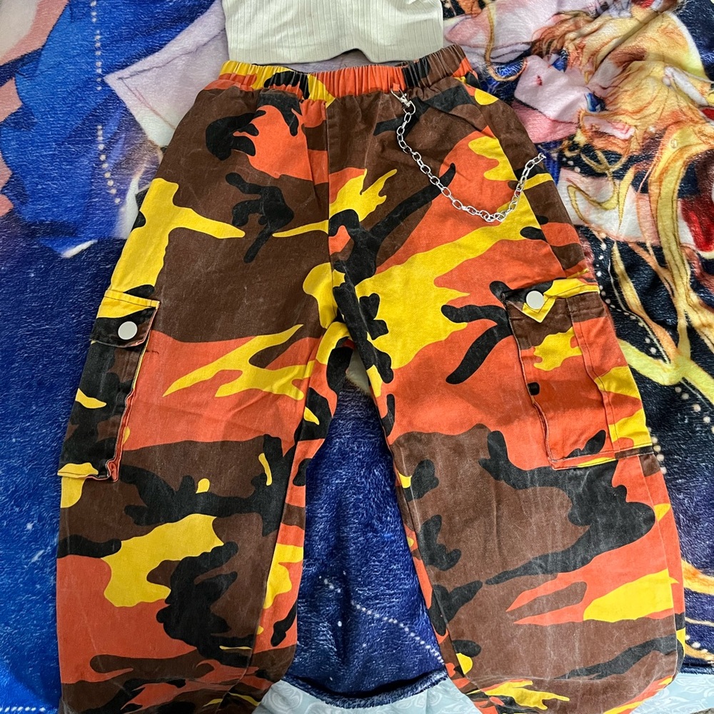 Orange camo pants w/side chain